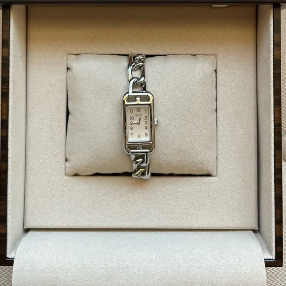 Hermes Nantucket Watch 17 x 23 MM Nantucket watch, 17 x 23 mm | Hermès Finland main image 3